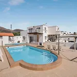 Casa Nira * Mácher