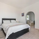 Casa Nira Mácher