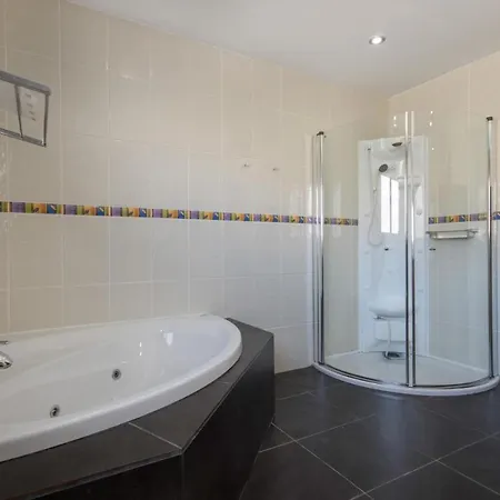 Casa Nira Villa Mácher